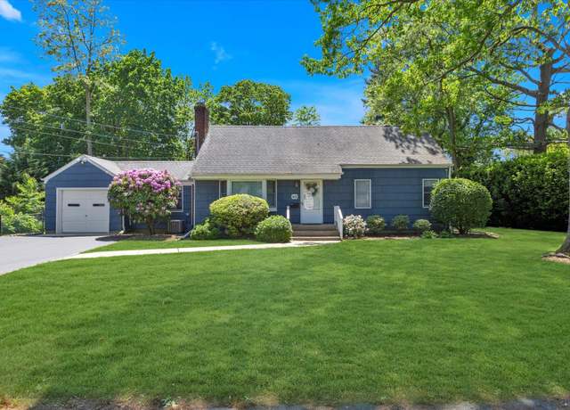 Property at 411 8th Ave, East Northport, NY 11731, 4 beds, 2 baths