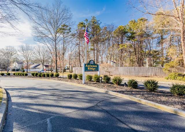 Property at 166 Dari Dr #166, Holbrook, NY 11741, 3 beds, 2.5 baths