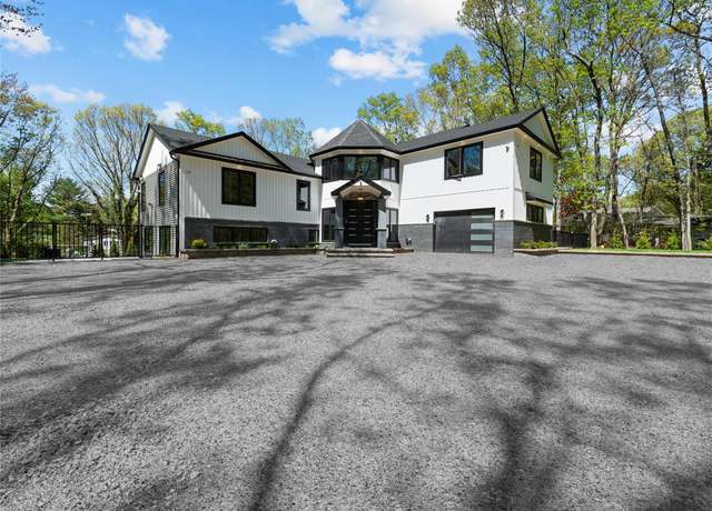 Property at 5 N Hills Rd, East Norwich, NY 11732, 6 beds, 7.5 baths