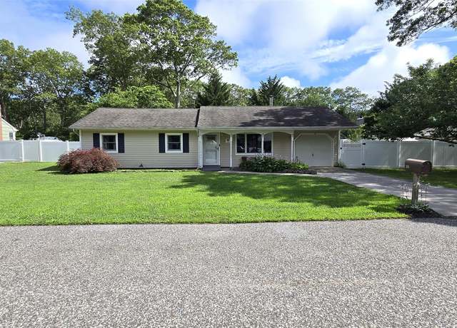 Property at 34 Belmont Dr, Shirley, NY 11967, 3 beds, 1 bath