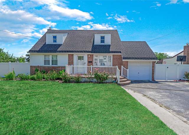 Property at 199 Guildford Ct, West Hempstead, NY 11552, 4 beds, 3 baths