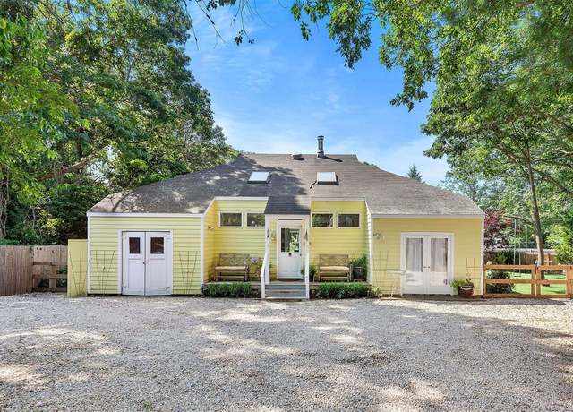 Property at 4 19th St, East Hampton, NY 11937, 3 beds, 3 baths