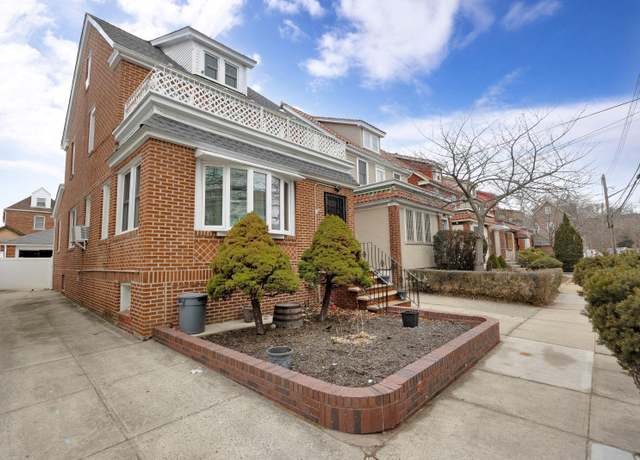 Property at 63-24 84th Pl, Middle Village, NY 11379, 3 beds, 3 baths