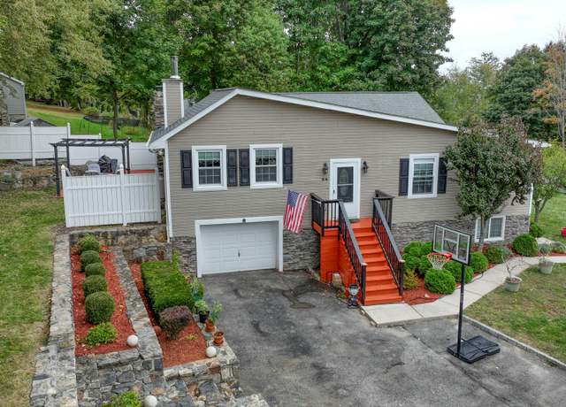 Property at 24 Baldwin Rd, Carmel, NY 10512, 3 beds, 2 baths
