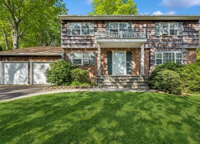 Property at 24 Oak Hill Ln, Kings Park, NY 11754, 4 beds, 2.5 baths