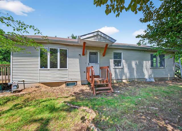 Property at 22 Pumpkin Hill Rd, Warwick, NY 10990, 3 beds, 2 baths