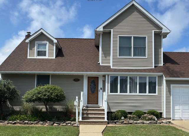 Property at 3805 Mansfield Dr, Seaford, NY 11783, 5 beds, 2 baths
