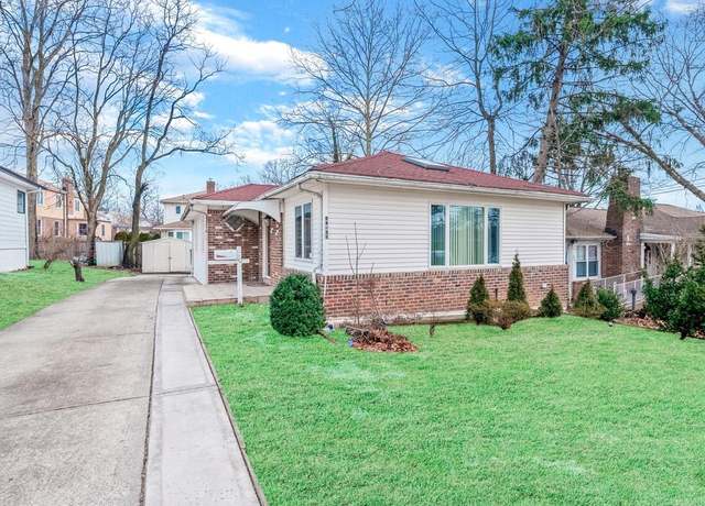 Property at 54-31 Browvale Ln, Little Neck, NY 11362, 3 beds, 1.5 baths