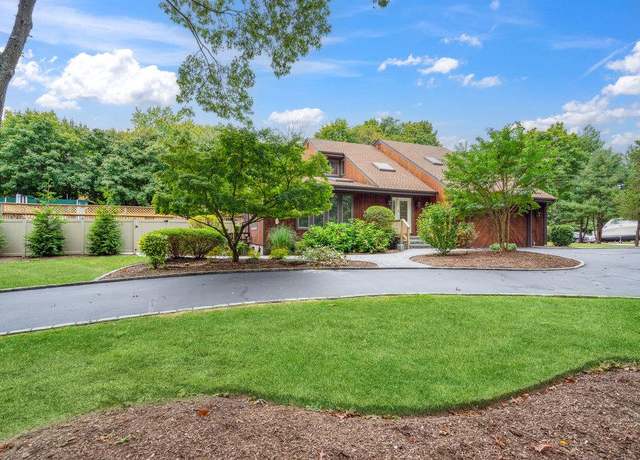 Property at 500 Hoffman Ln, Hauppauge, NY 11788, 5 beds, 6.5 baths