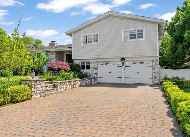 Property at 351 Riviera Dr S, Massapequa, NY 11758, 4 beds, 2.5 baths