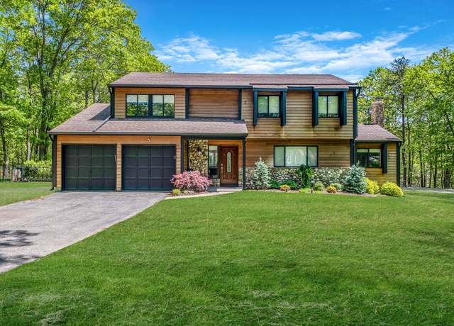Property at 11 Belvoir Ct, Ridge, NY 11961, 4 beds, 4 baths