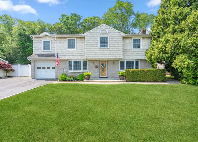 Property at 36 Richmond St, Islip, NY 11751, 4 beds, 2 baths