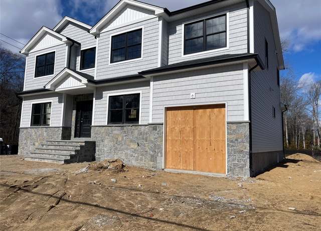 Property at 3307 Seneca Pl, Wantagh, NY 11793, 5 beds, 3 baths