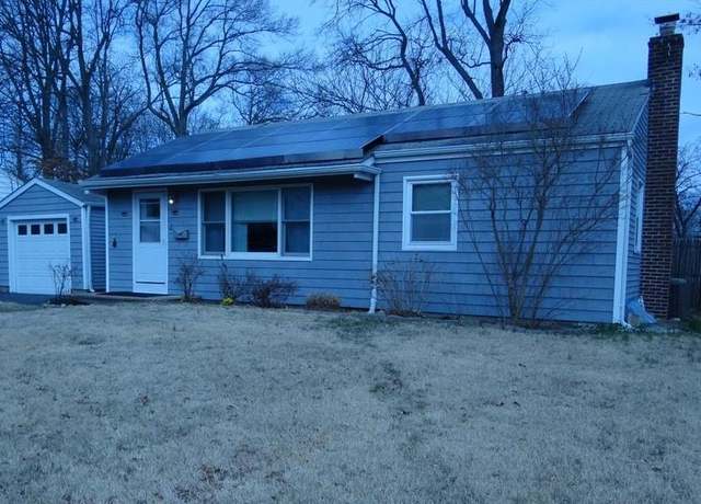 Property at 9 Armell St, South Huntington, NY 11746, 3 beds, 1 bath