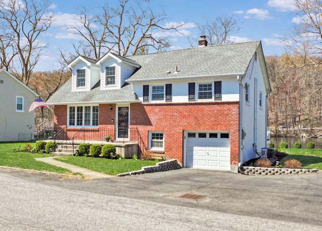 Property at 21 Pellwood Lake Rd, Highland Falls, NY 10928, 3 beds, 2.5 baths
