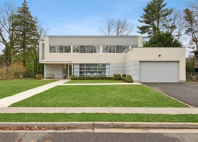 Property at 32 Pebble Ln, Roslyn Heights, NY 11577, 4 beds, 5 baths