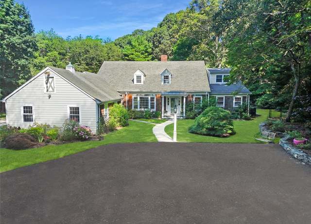 Property at 353 Split Rock Rd, Syosset, NY 11791, 6 beds, 4 baths