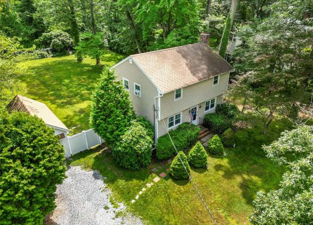 Property at 12 Greentree Ct, Northport, NY 11768, 4 beds, 1.5 baths