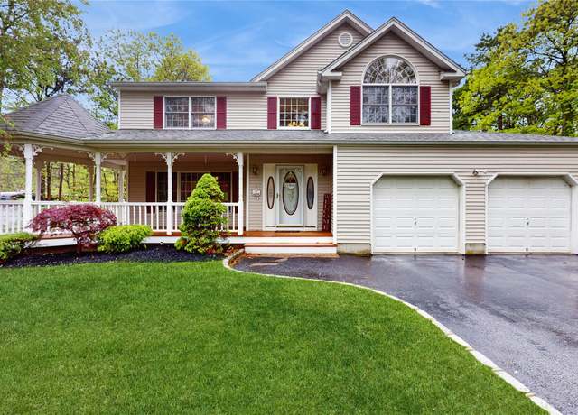 Property at 82 Freeman Ln, Manorville, NY 11949, 3 beds, 2.5 baths