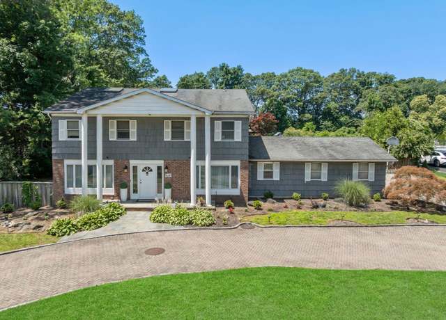 Property at 9 Lucille Ln, Dix Hills, NY 11746, 5 beds, 3.5 baths