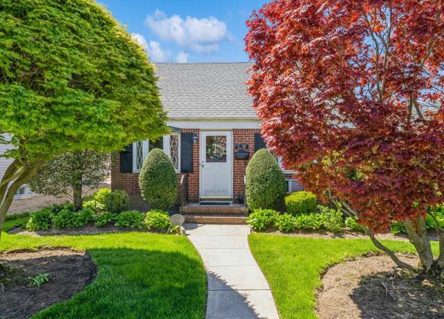 Property at 266 Semton Blvd, Franklin Square, NY 11010, 3 beds, 1 bath