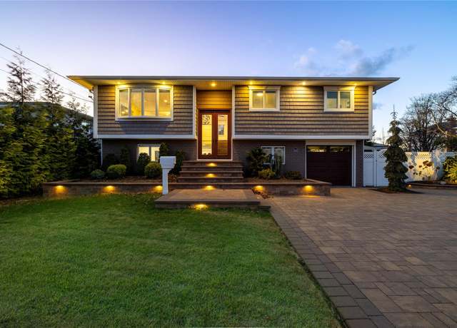 Property at 2422 S Seamans Neck Rd, Seaford, NY 11783, 4 beds, 2 baths