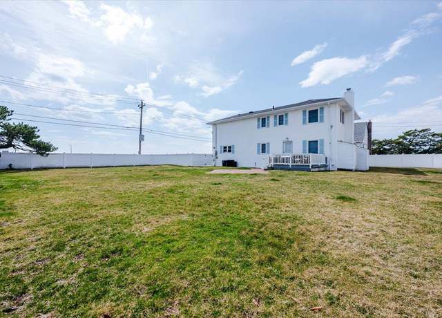 Property at 2000 Ocean Blvd, Atlantic Beach, NY 11509, 4 beds, 3 baths