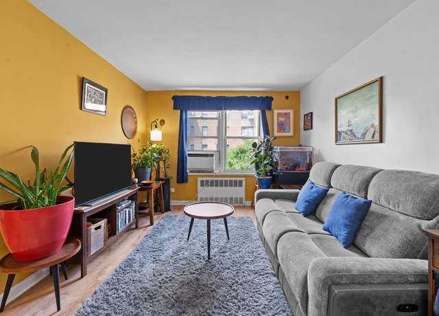 Property at 33-05 92nd St Unit 4B, Jackson Heights, NY 11372, 1 bed, 1 bath