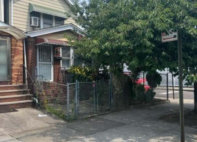 Property at 87-21 139th St, Briarwood, NY 11435, 3 beds, 2.5 baths