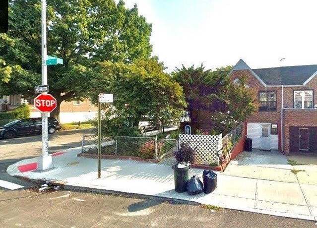 Property at 24-01 92nd St, East Elmhurst, NY 11369, 3 beds, 1.5 baths