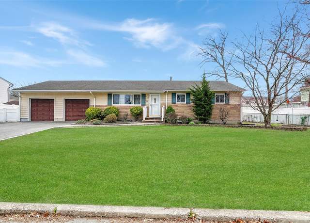 Property at 808 Windmill Ave, West Babylon, NY 11704, 3 beds, 1 bath