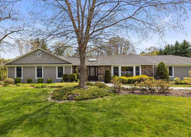 Property at 101 Yukon Dr, Woodbury, NY 11797, 5 beds, 3.5 baths