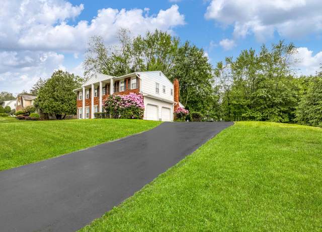 Property at 1 Lodi Ln, Monsey, NY 10952, 5 beds, 2.5 baths