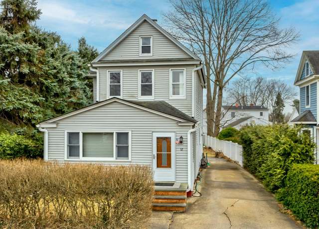 Property at 12 Memorial Pl, Manhasset, NY 11030, 3 beds, 1.5 baths