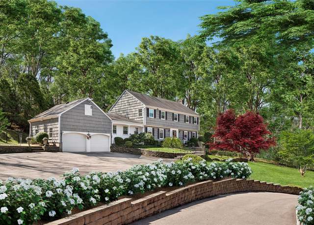 Property at 969 Ripley Ln, Upper Brookville, NY 11771, 5 beds, 3.5 baths