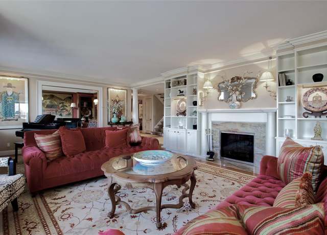 Property at 111 Cherry Valley Ave Ph 3, Garden City, NY 11530, 3 beds, 2.5 baths