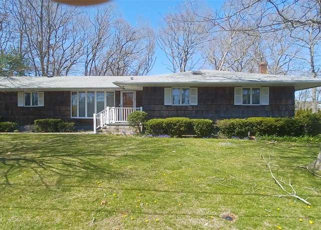 Property at 18 J T Blvd, Riverhead, NY 11901, 3 beds, 1 bath