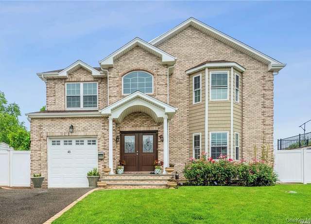 Property at 45 Meeting Ln, Hicksville, NY 11801, 5 beds, 4 baths