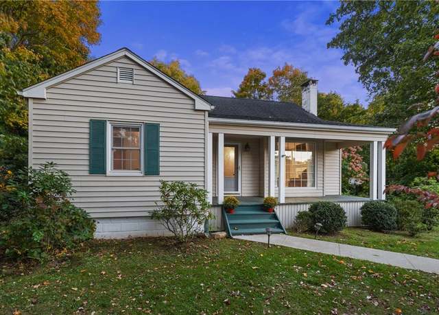 Property at 4 Hillside Pl, Carmel, NY 10512, 3 beds, 1 bath
