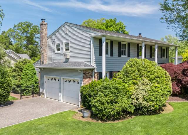 Property at 1 Karin Ct, East Northport, NY 11731, 5 beds, 2.5 baths