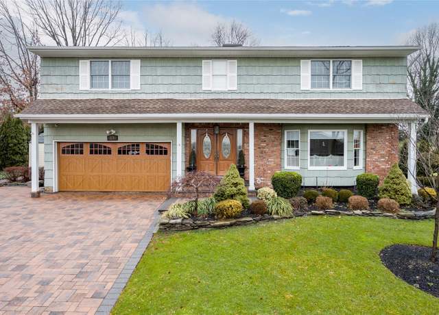 Property at 14 Merritts Rd, Farmingdale, NY 11735, 4 beds, 2.5 baths