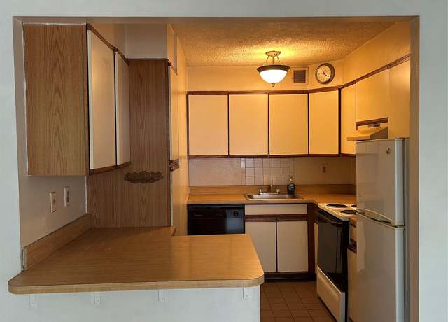 Property at 7-25 166 St Unit 2B, Beechhurst, NY 11357, 1 bed, 1 bath