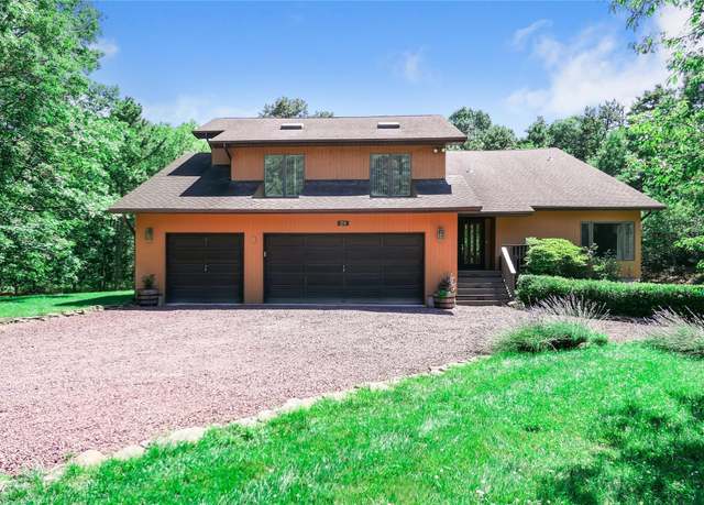 Property at 28 Bellhaven Rd, Bellport, NY 11713, 4 beds, 3.5 baths