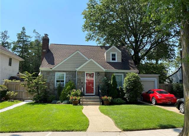 Property at 77 Brunswick Ave, Williston Park, NY 11596, 5 beds, 1 bath