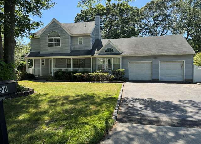 Property at 96 Old Selden Stage Rd, Selden, NY 11784, 3 beds, 1.5 baths