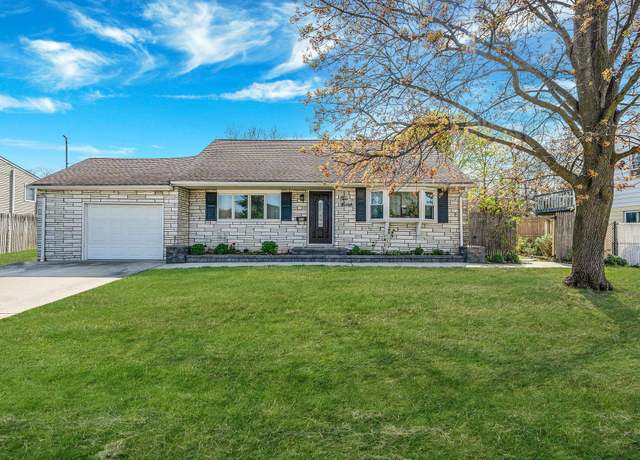 Property at 205 Westwood Dr, Brentwood, NY 11717, 3 beds, 1.5 baths