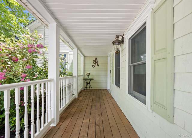 Property at 830 Route 284, Westtown, NY 10998, 3 beds, 2 baths