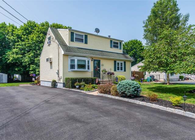 Property at 16 Robyn Dr, Monroe, NY 10950, 4 beds, 2 baths