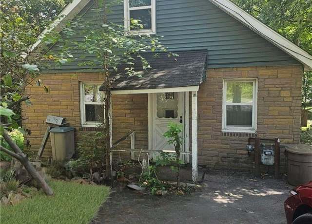 Property at 40 Carpenter Ave, Middletown, NY 10940, 2 beds, 1 bath