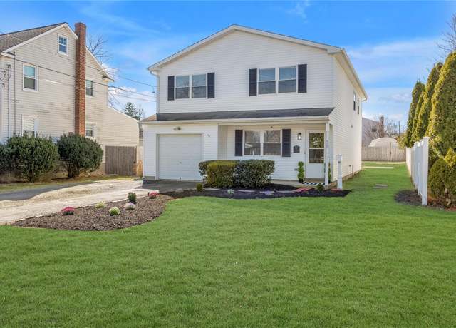 Property at 517 3rd St, East Northport, NY 11731, 4 beds, 3 baths